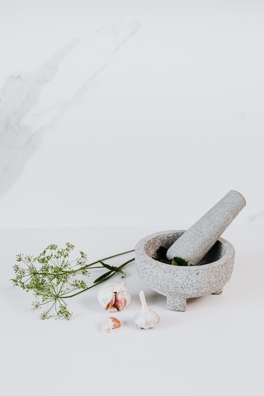 mortar and pestle set for grinding garlic